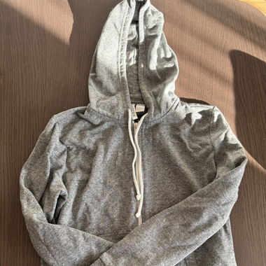 graue Hoodiejacke