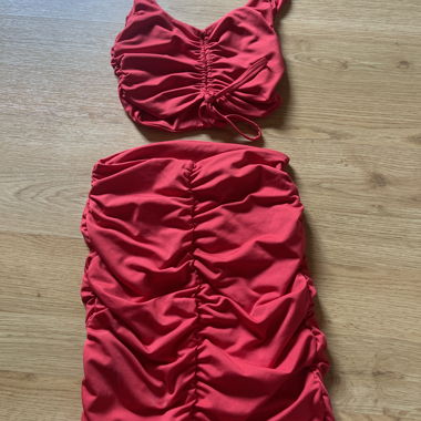Rotes Rock- und Top-Set