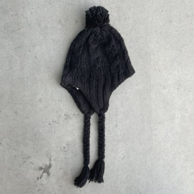 Bonnet noir en tricot
