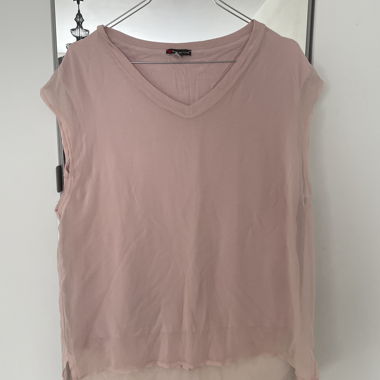 T-shirt sans manche rose clair 
