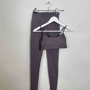 Set Alo Yoga abbinato