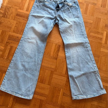 Levi's Light wash wide-leg jeans