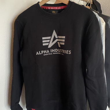 Pull Alpha Industries