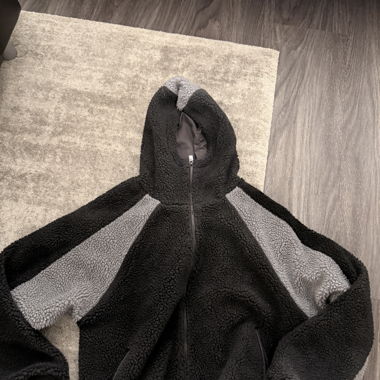 Metra black fleece jacket with hood, size M