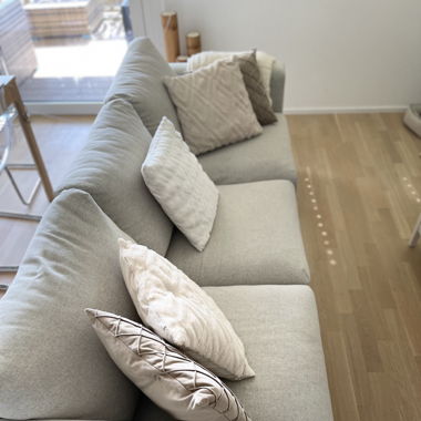 Neuwertiges Sofa