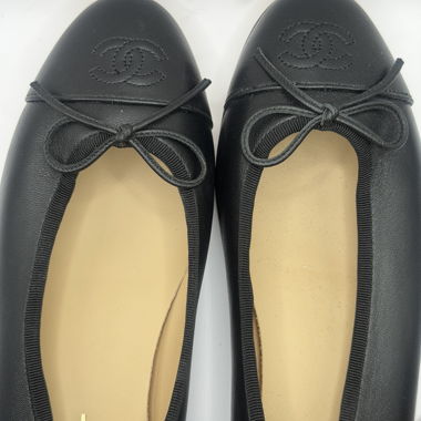 Black ballet flats