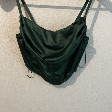 Urban Outfitters Grünes Korsett-Top. Größe Small.