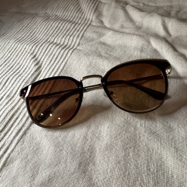 Lunettes de soleil marron