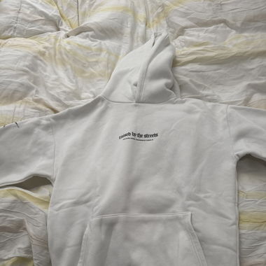 Pullover Raised by the streets