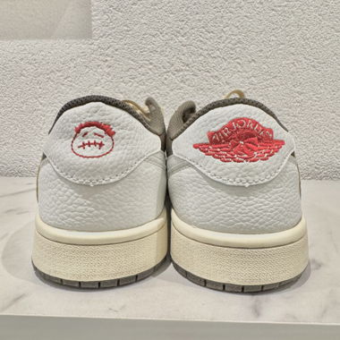 Nike Air Jordan Low Travis scott