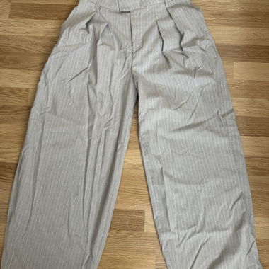 Pantalon tailleur rayé Bershka