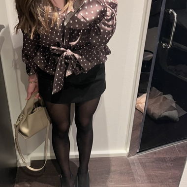 Blusa di seta con fiocco