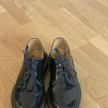 Dr. Martens Everly