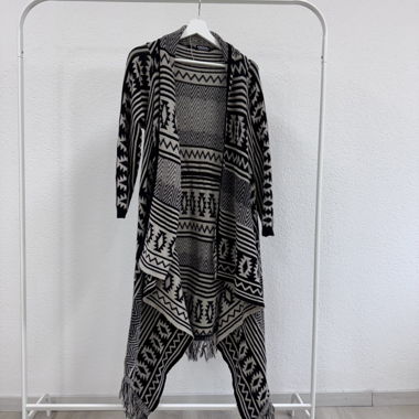 Cardigan mit Spitzenbesatz und Azteken-Quaste