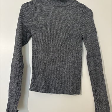 Top gris à manches longues
