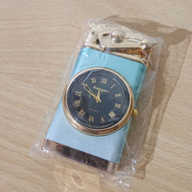 Feuerzeug mit Uhr Zippo Lighter Feuer Rauchen 