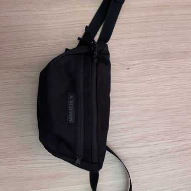 Burton black belt bag