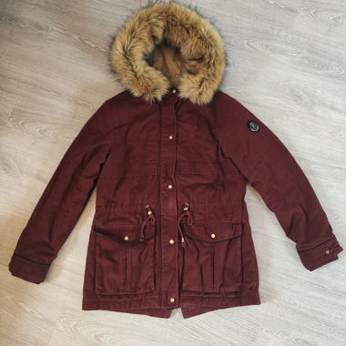 Giacca invernale bordeaux con cappuccio removibile