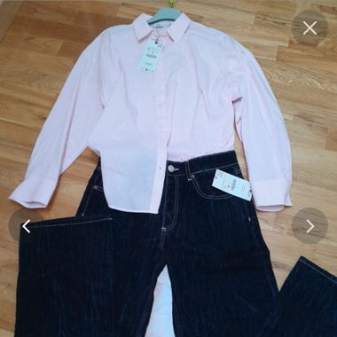 Jean en velours avec bordure blanche.  36 large.