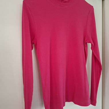Pinkes Shirt aus Baumwolle – mit speziellem Kragen