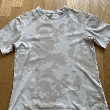 T-shirt stampato macchia beige