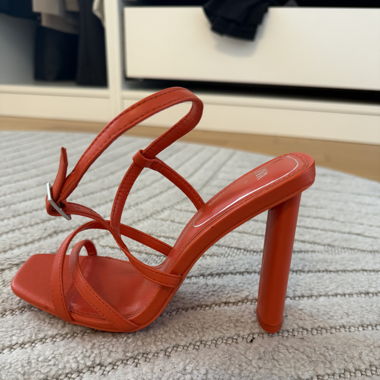 Sandales à talon Zara