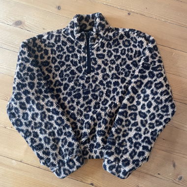 Maglione in pile fantasia leopardata H&M XS