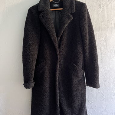 Schwarzer Teddy-Mantel