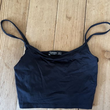 Top black