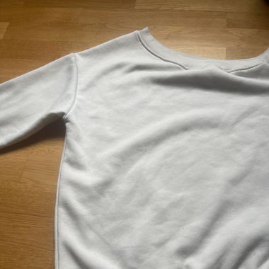 Off shoulder sweater (very baggy)