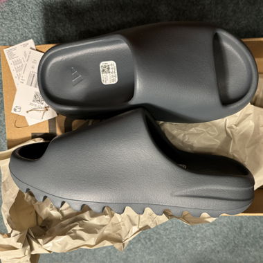 Adidas yeezy slide