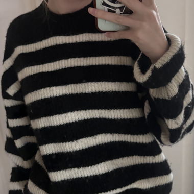 Pull en maille rayé noir et blanc