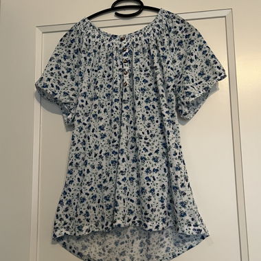 White Shirt with flower pattern Size 46