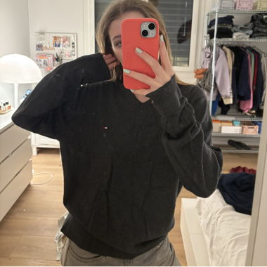 Tommy Hilfiger sweater