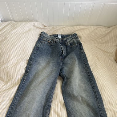 straight leg jeans 
