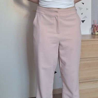 Pantaloni ampi rosa chiaro