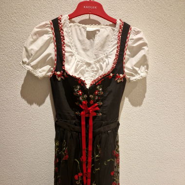 Dirndl mit Schürze aus München