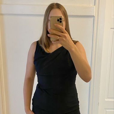 Schwarzes Kleid elegant