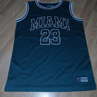 Basketball trikot mit hose 