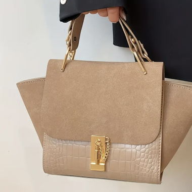 Handbag with golden metal