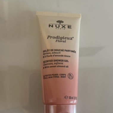 Nuxe floral showergel