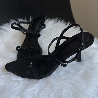 Sandalen mit Absatz Grösse 36