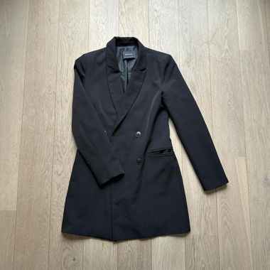 Blazer nero lungo di Stradivarius