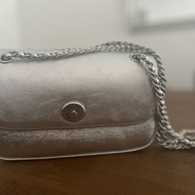 Borsa a mano indossata una sola volta