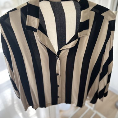 Bluse mit weitem Arm 