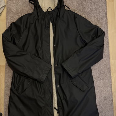 Parka noir long avec capuche