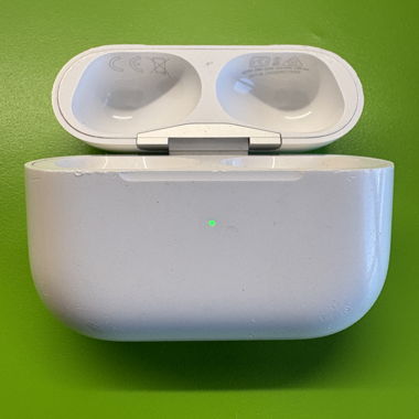 Apple AirPods Pro 1 Ladecase (A2190).
