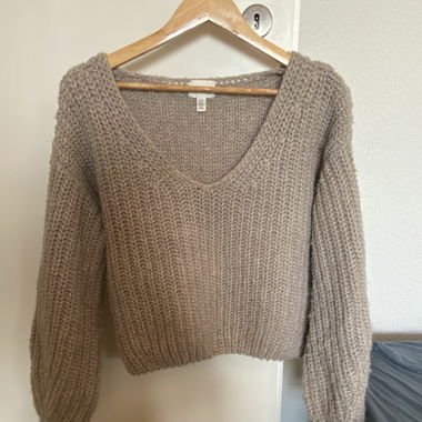 H&M Beige Sweater - XS