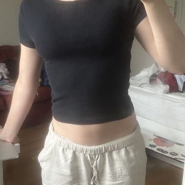 black ribbed crop top