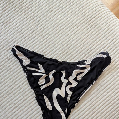 New Look High Waisted Bikini Bottom Black and White